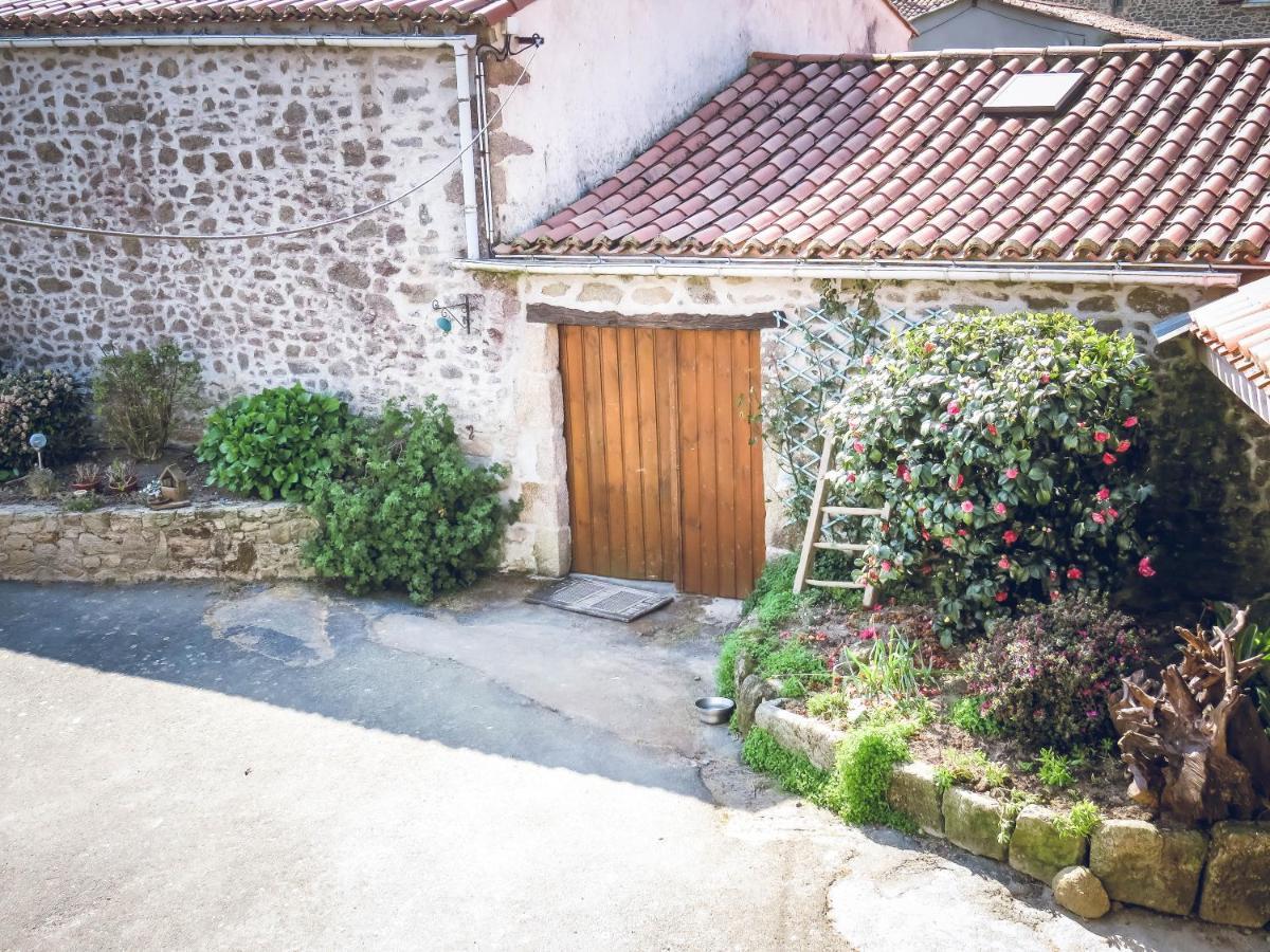 Domaine Des Fees Apartment La Gaubretiere Exterior photo