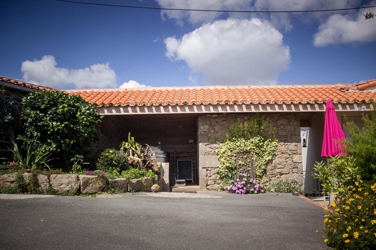 Domaine Des Fees Apartment La Gaubretiere Exterior photo